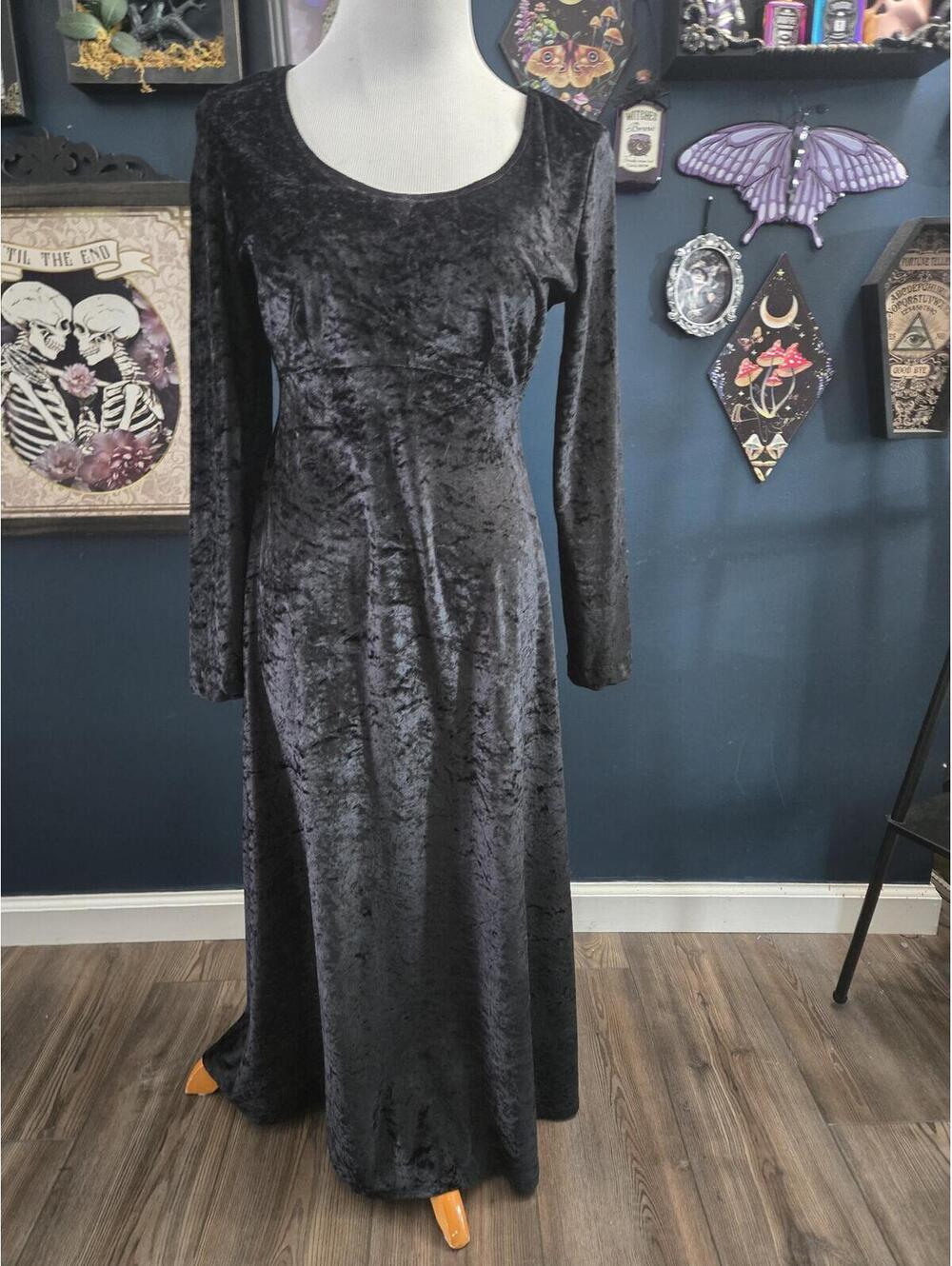 Vintage black velvet long sleeve gothic witchy dress